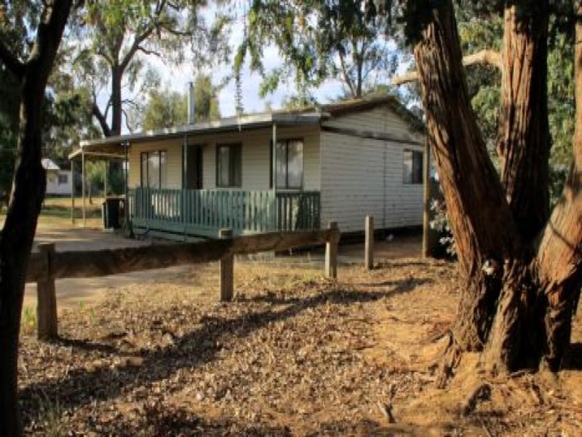 11 Inglewood Road, Bridgewater On Loddon F.P. Nevins & Co. Real