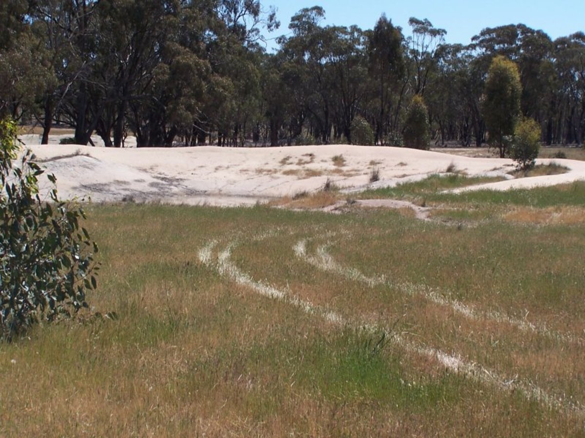 Old Canfields Road, Korong Vale