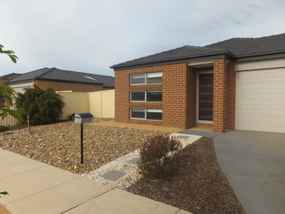 23 Grampians Parade, Shepparton