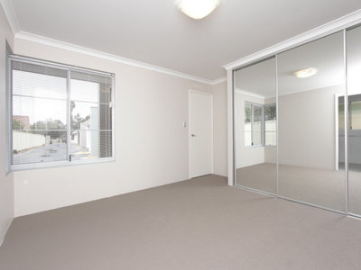 4 / 47 Boulder Avenue, Ascot