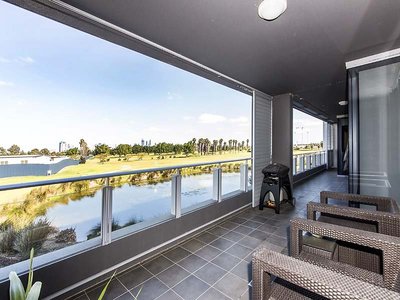 9 / 39 Bow River, Burswood