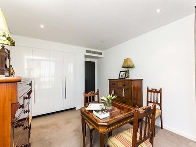9 / 39 Bow River, Burswood