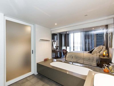 9 / 39 Bow River, Burswood