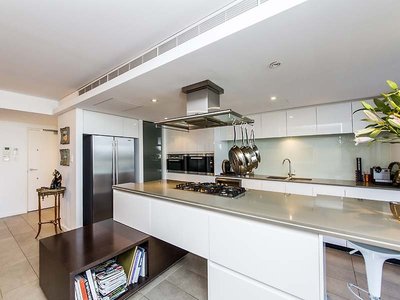 9 / 39 Bow River, Burswood