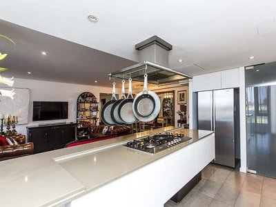 9 / 39 Bow River, Burswood