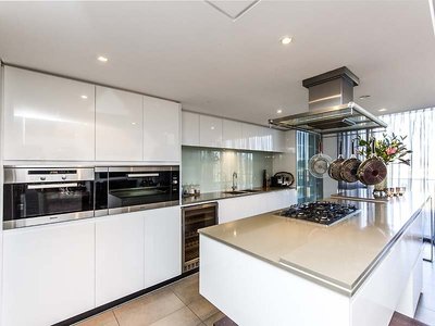 9 / 39 Bow River, Burswood