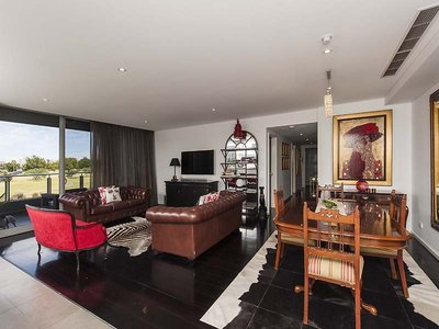 9 / 39 Bow River, Burswood