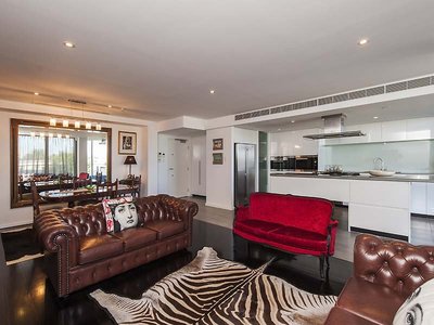 9 / 39 Bow River, Burswood