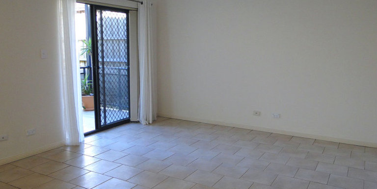 2 / 4-6 Broughton Street, Parramatta