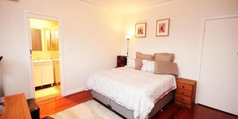 2 Louise Avenue, Chatswood West