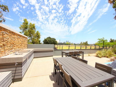 303 / 96 Bow River Crescent, Burswood