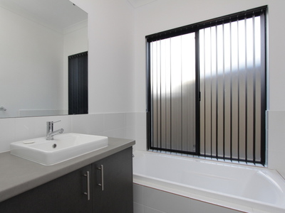 63 Ballycastle Loop, Canning Vale