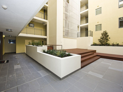 72 / 18 Wellington Street, East Perth