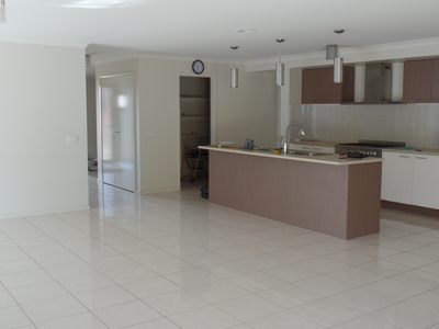 10 Roma Drive, Shepparton