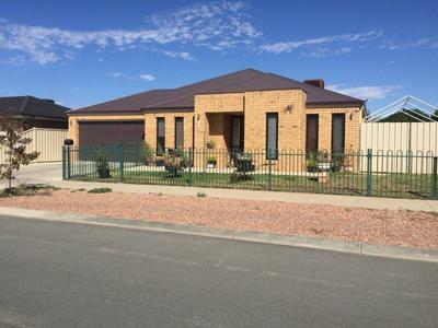 10 Roma Drive, Shepparton