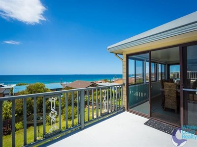 38 Sunset Boulvard, Kianga