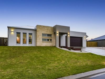 7 Birkdale Court, Worrolong