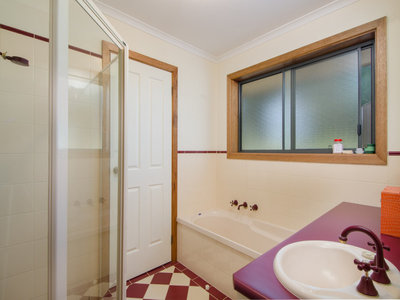 24 Yahl Main Road, Yahl