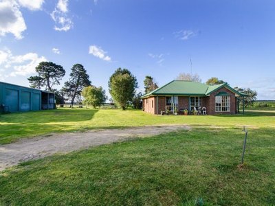 583 Caroline Road, Glenburnie