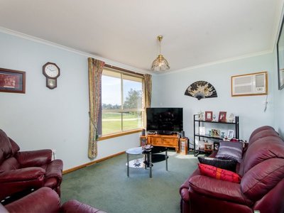 33918 Princes Highway, Compton
