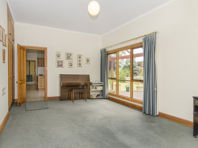 247 Mt Percy Road, Compton