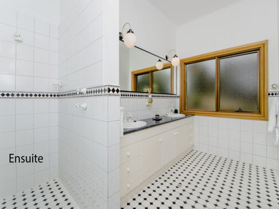 247 Mt Percy Road, Compton