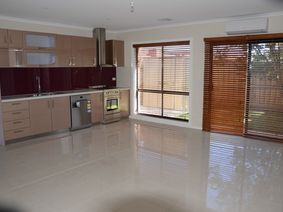 3 / 125 Princes Highway, Werribee