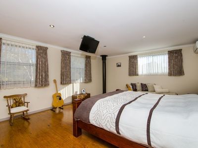 11 Millard Street, Donovans