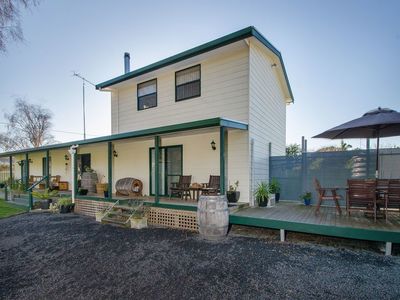 11 Millard Street, Donovans
