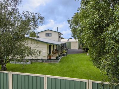 11 Millard Street, Donovans