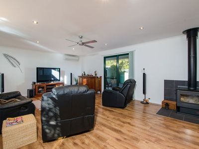 11 Millard Street, Donovans
