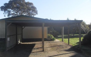 80 Handford Lane, Officer