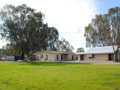 585 Old Dookie Rd, Shepparton East