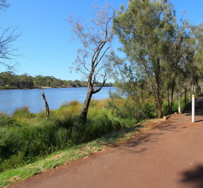 Boulder Avenue, Ascot