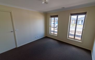 9 Heathcote Grove, Officer
