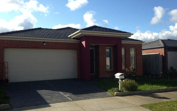 32 Cranbrook Circuit, Officer