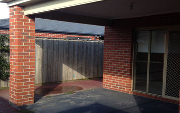 32 Cranbrook Circuit, Officer