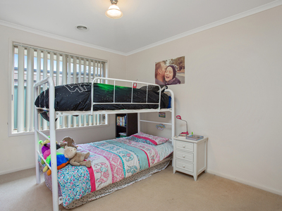 16 Robbins Drive, East Albury