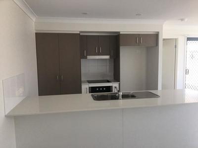 2 / 14 Lillee Court, Urangan