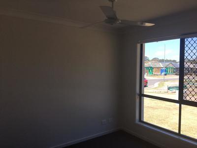 2 / 14 Lillee Court, Urangan