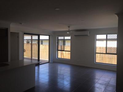 2 / 14 Lillee Court, Urangan