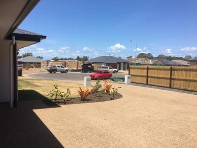 2 / 14 Lillee Court, Urangan