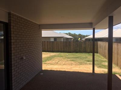 2 / 14 Lillee Court, Urangan