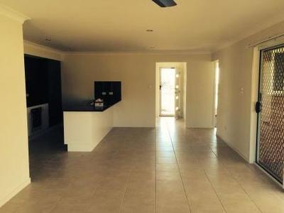 7 Lorberg Court, Branyan