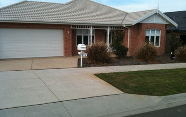 6 Nature Avenue, Officer