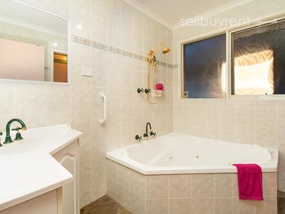 3 ROSELLA COURT, Bethanga