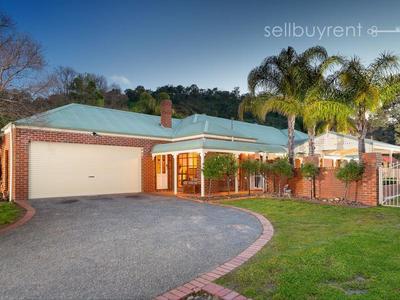 13 MCCULLOCH CRESCENT, Wodonga