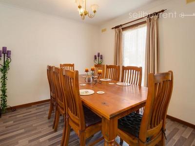 3 GARNET CIRCUIT, Wodonga