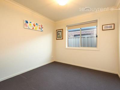 21 DERWENT WAY, Wodonga