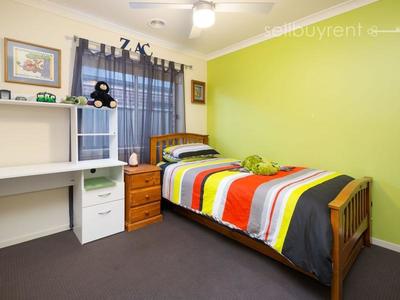 21 DERWENT WAY, Wodonga